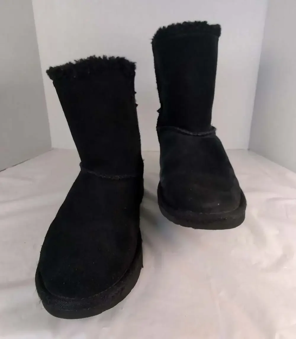 UGG Kids Bailey Bow II Galaxy Black Suede Boots Star and Planet Print Bows 3Y